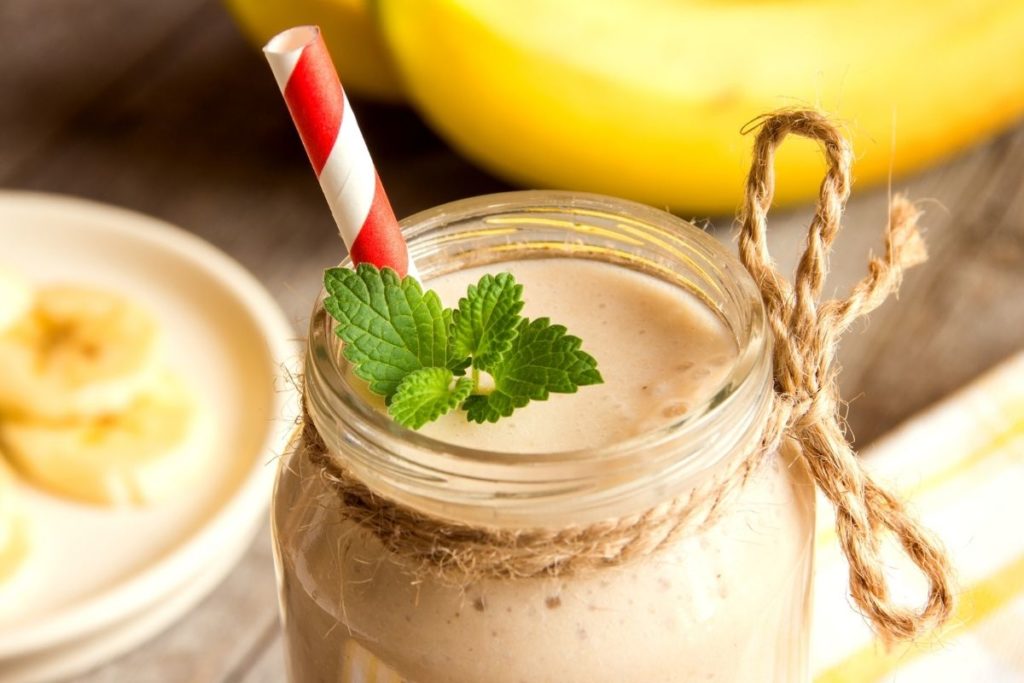 Start Your Day with a Delicious Peanut Butter Cup Tropical Smoothie!