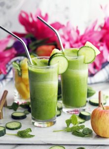  Pineapple and Cucumber Detox Smoothie 